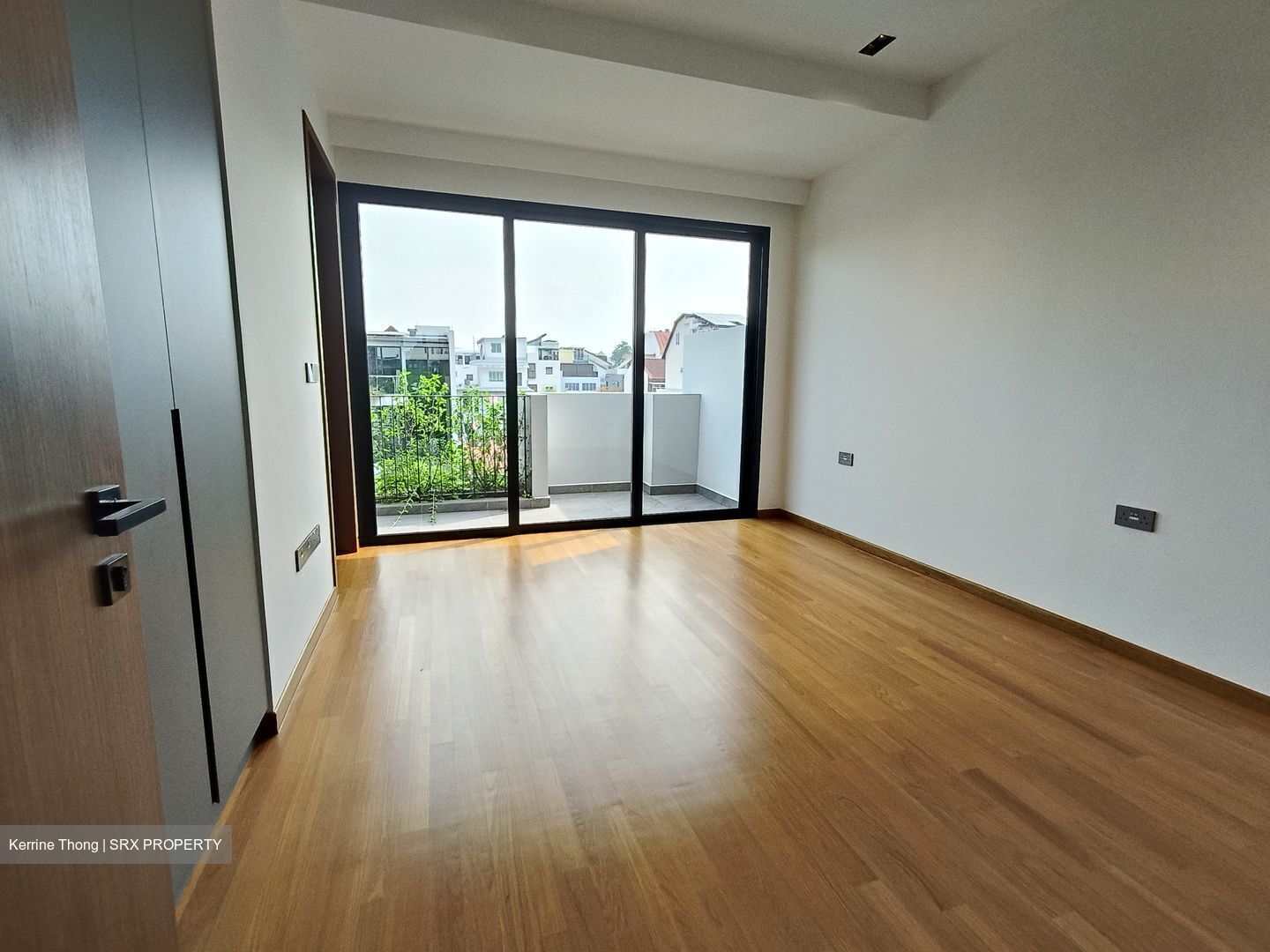 Sembawang Straits Estate (D27), Terrace #605010611